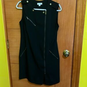 Black zipper detail shift dress